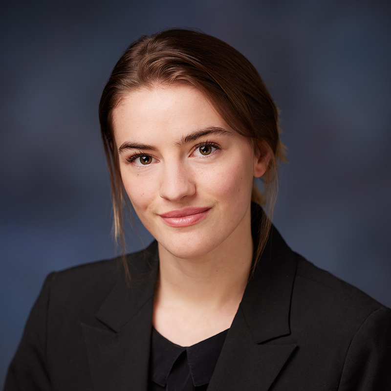 Headshot of Elizabeth Jones, Senior Associate at Willamette Management Associates